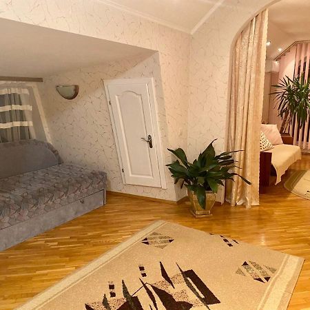 U Eli Hotel Polyana  Eksteriør billede