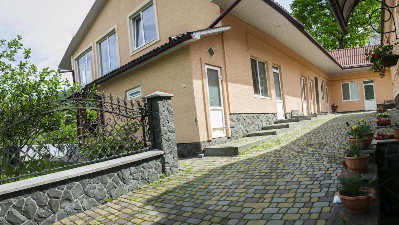 U Eli Hotel Polyana  Eksteriør billede